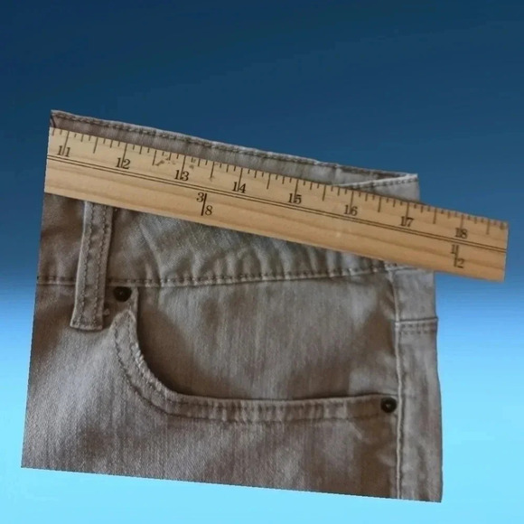 Faded glory stretch shorts khaki color size 14 - Picture 6 of 6